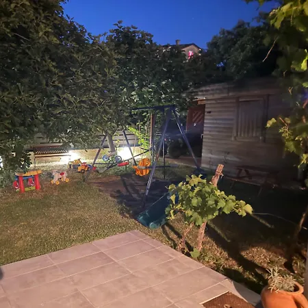 Ivanic Apartman Lopar